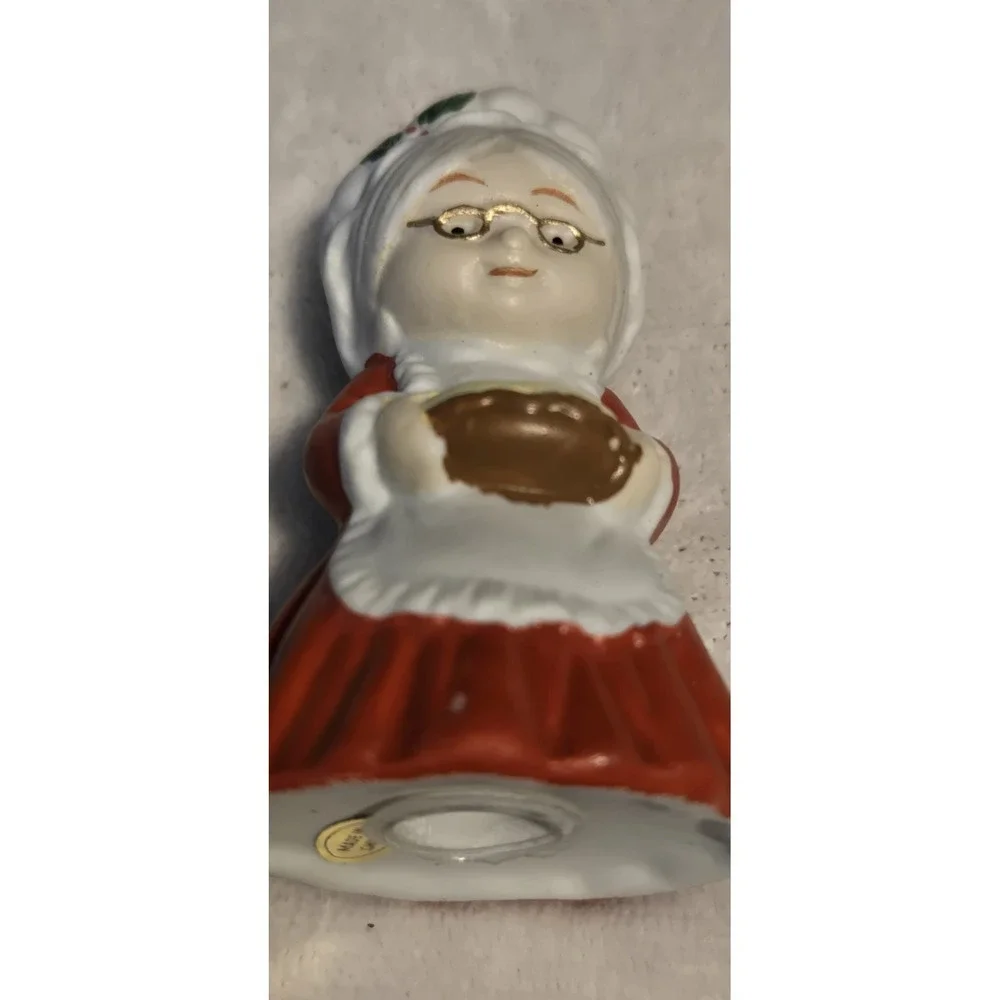 Vintage Mrs. Claus Salt Shaker Christmas Holiday Porcelain Ceramic Pie 3